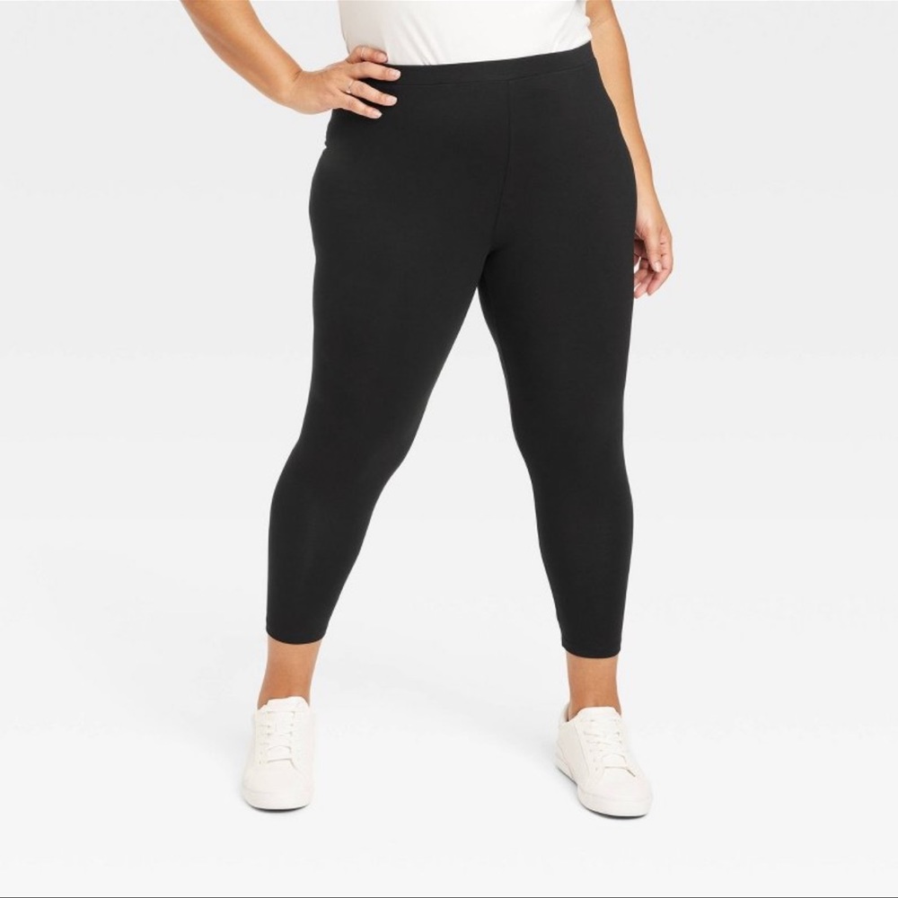 Ava & Viv High-Waisted Capri Leggings - Black